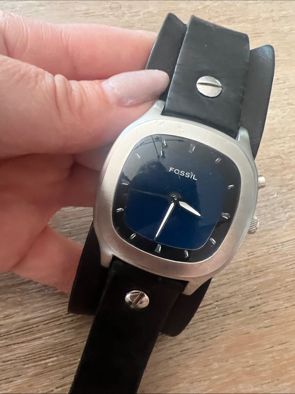 Fossil Blue Dial Black Leather Strap Model JR8124, Vintage Piece